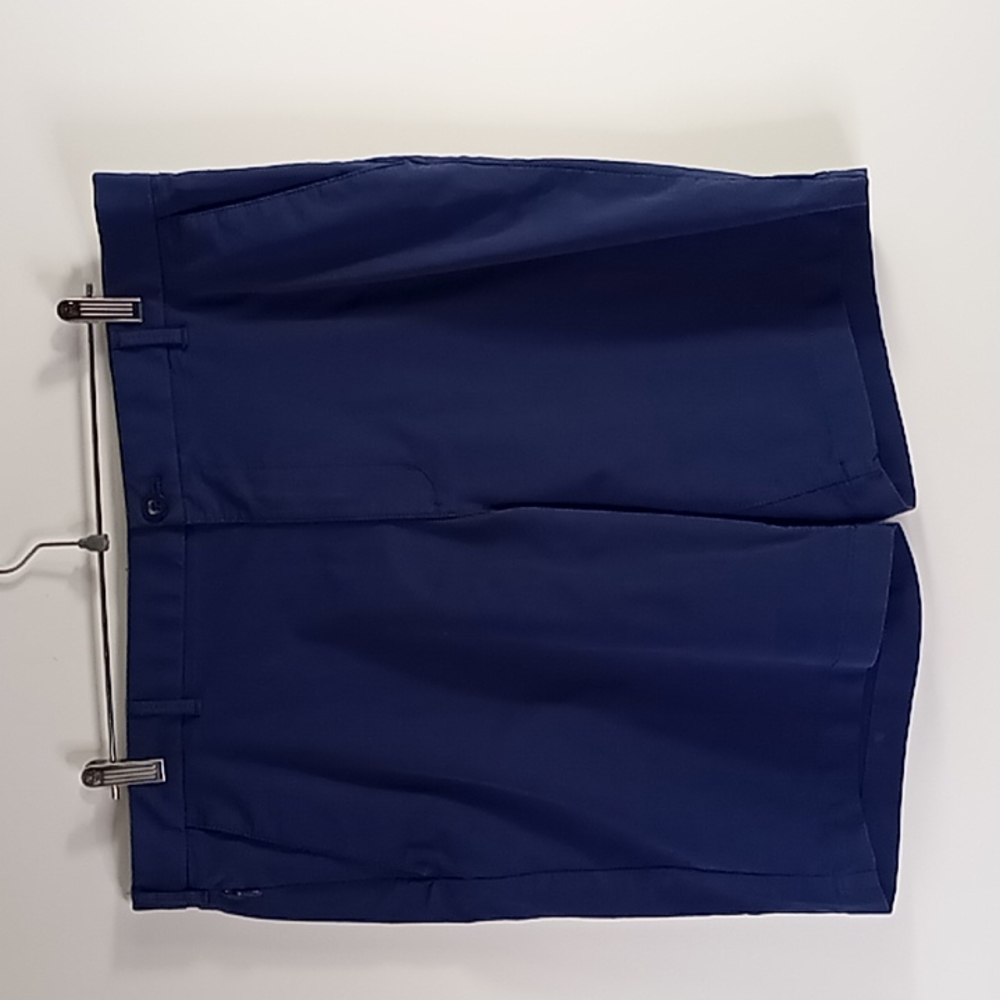 IZOD Navy Blue Men's Flat Front Shorts Size 38x9